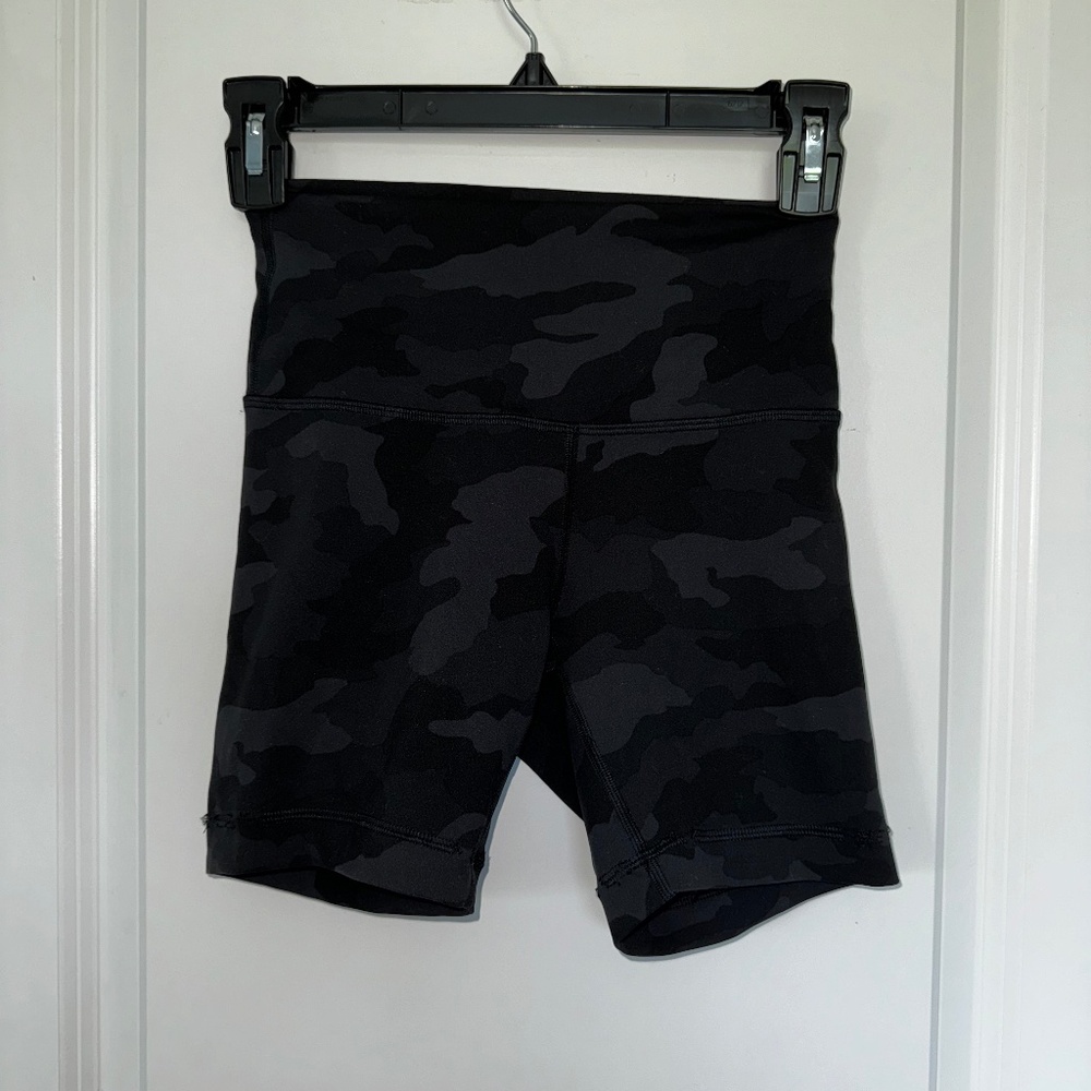 Lululemon came biker shorts